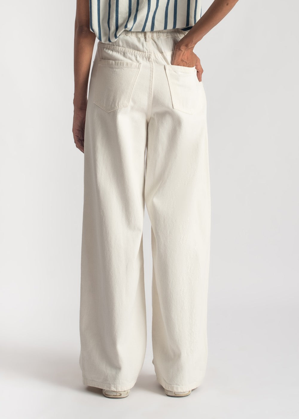 White Skater with Seam Jeans