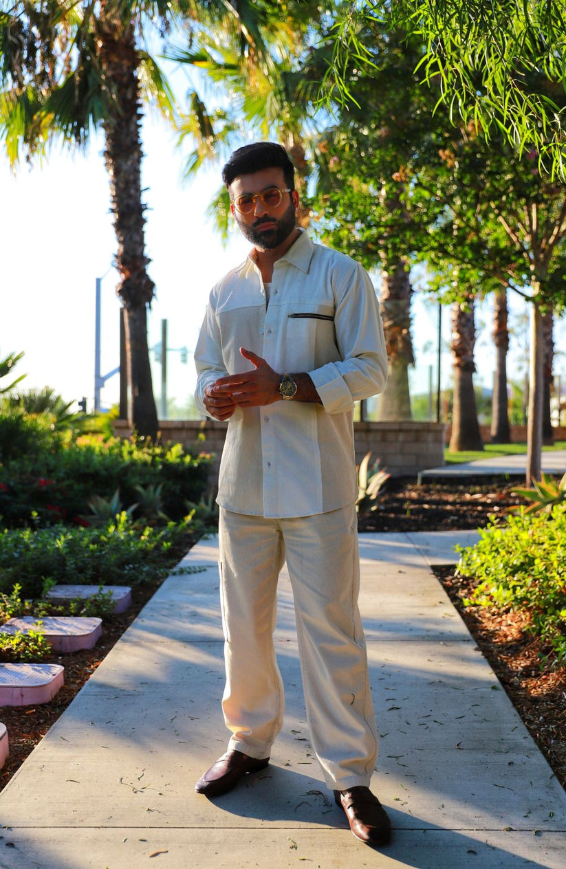 Two-Tone Beige Shirt & Beige Relaxed Jeans Look 