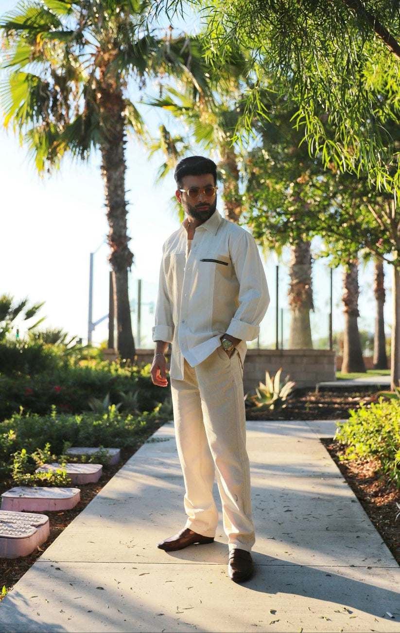 Two-Tone Beige Shirt & Beige Relaxed Jeans Look 