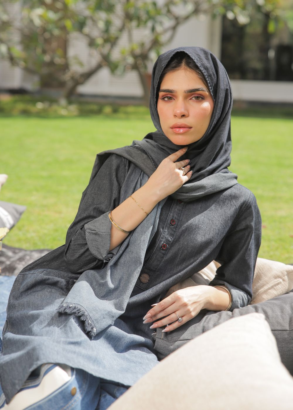 Women's Stole in Charcoal Grey