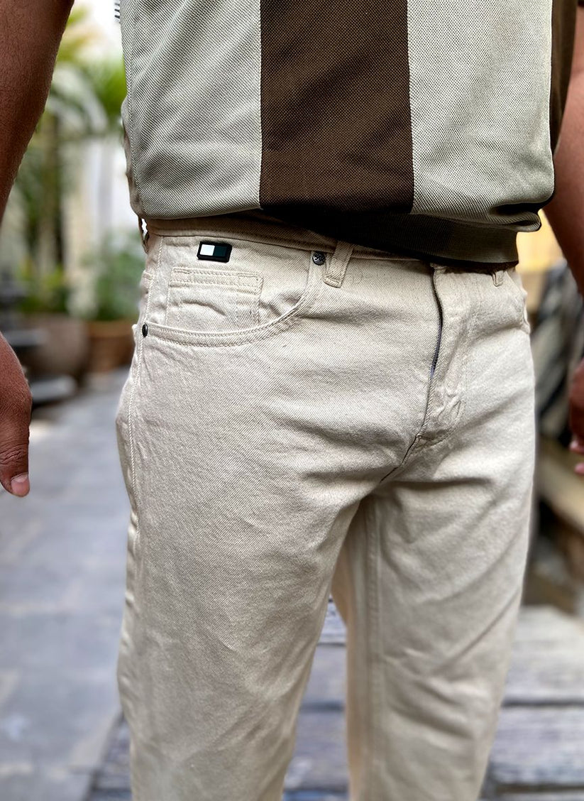 Men’s straight fit beige jeans with classic side pocket style