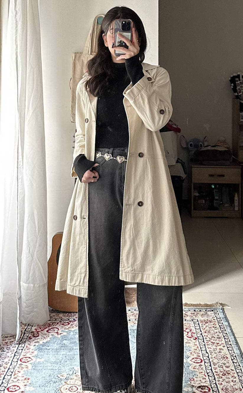 Beige Lapel Long Coat Crafted from High-Quality Denim