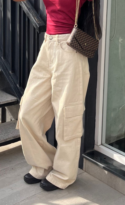 Women's Skater Cargo Jeans in Beige | Women's Denim Utility Cargo Jeans Equipped with 2 Pockets