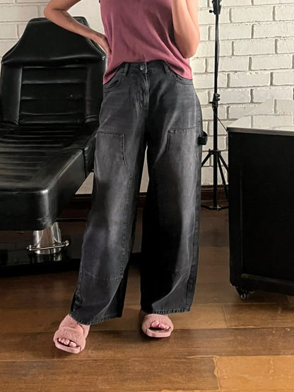 Women's Skater Jeans in Black With Carpenter details