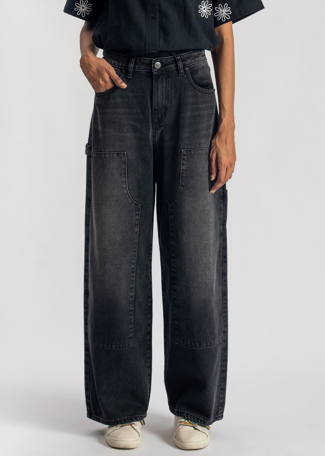 Women's Skater Jeans in Black With Carpenter details