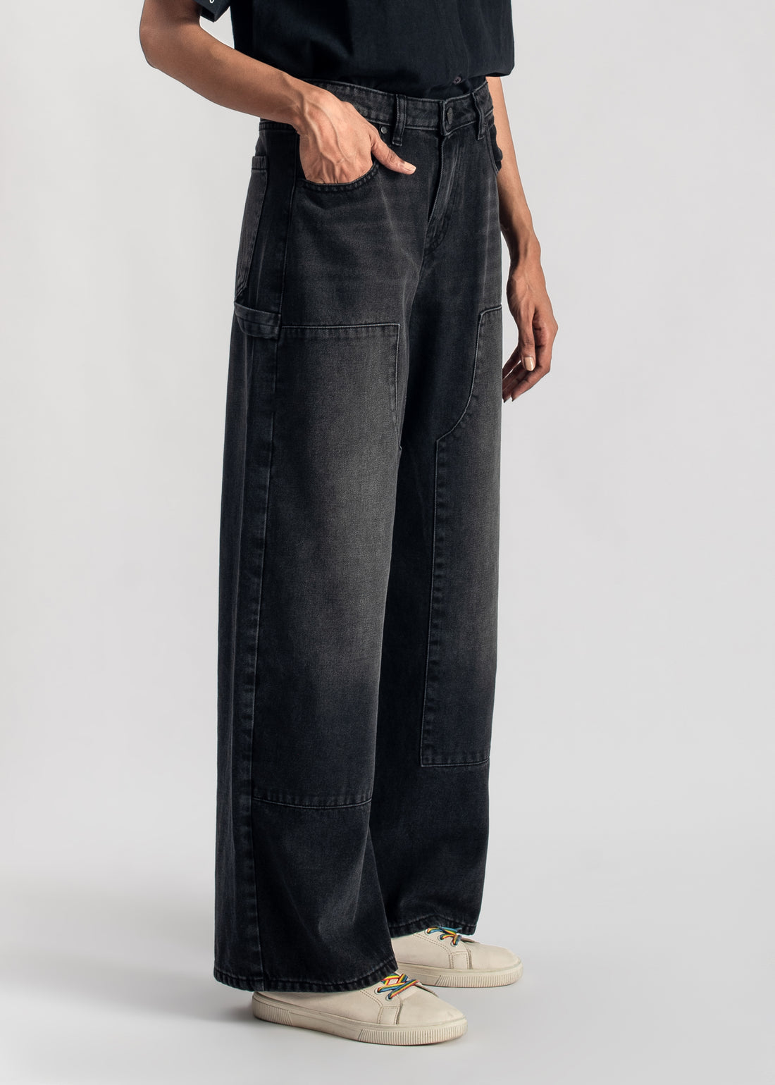 Women's Skater Jeans in Black With Carpenter details