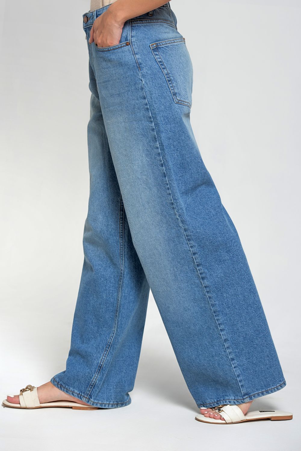 Women's Skater Jeans in Blue with a Denim Washed Finish