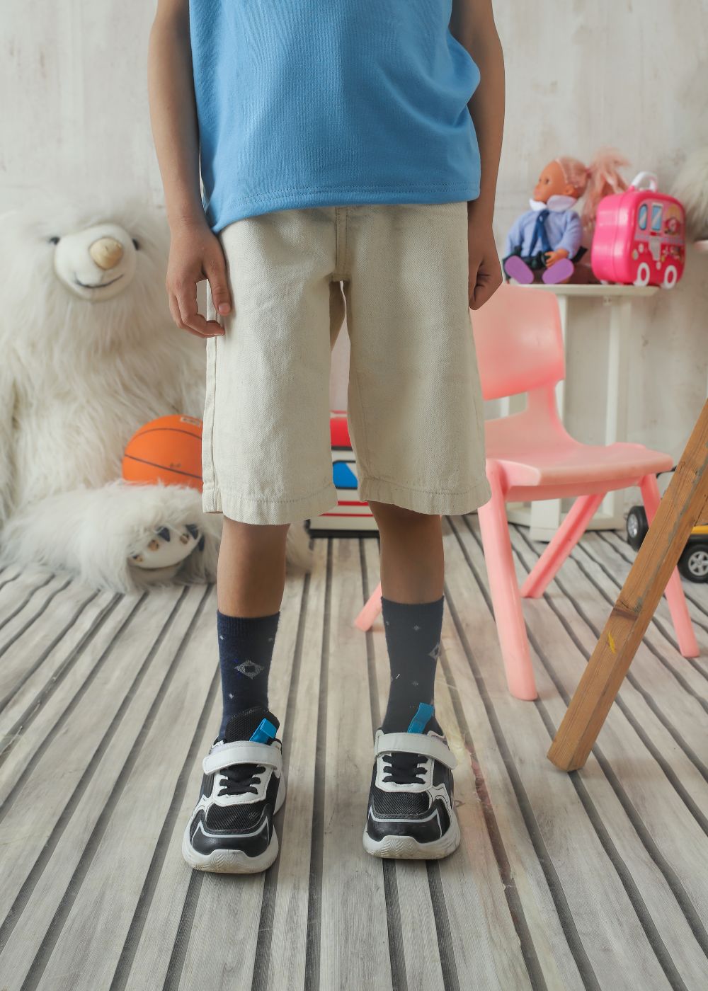 Boys' regular fit beige denim shorts with classic five-pocket design