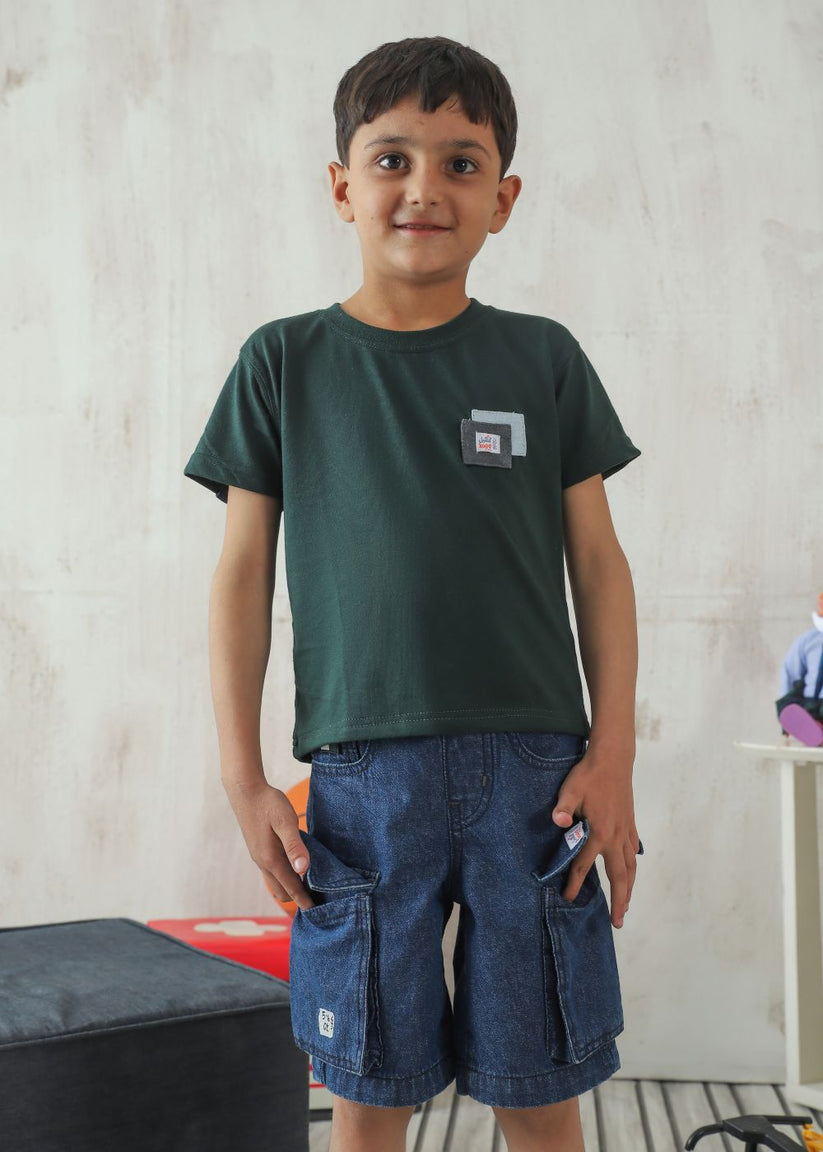 Boys' regular fit dark blue cargo shorts with utility pockets