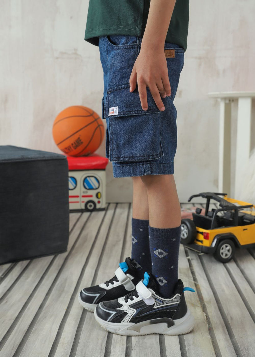 Boys' regular fit dark blue cargo shorts with utility pockets 