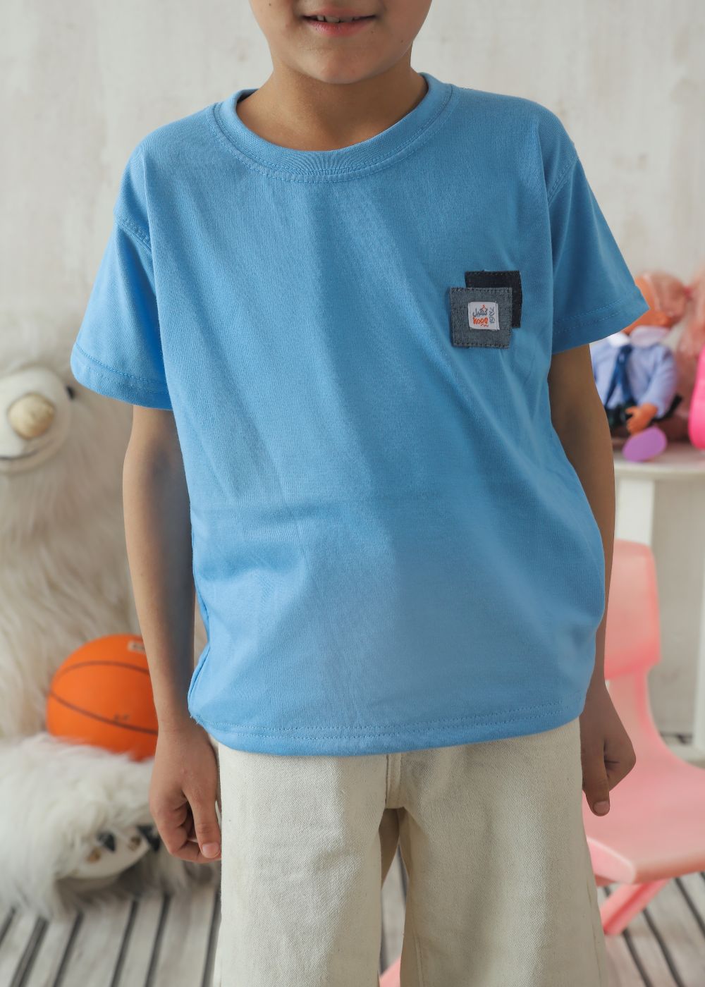 Boys' regular fit light blue crew neck T-shirt with short sleeves