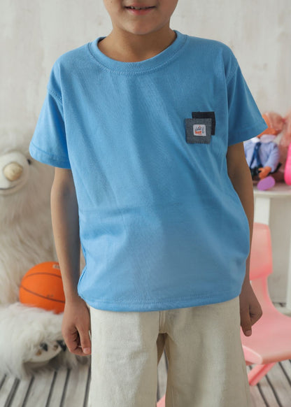 Boys' regular fit light blue crew neck T-shirt with short sleeves