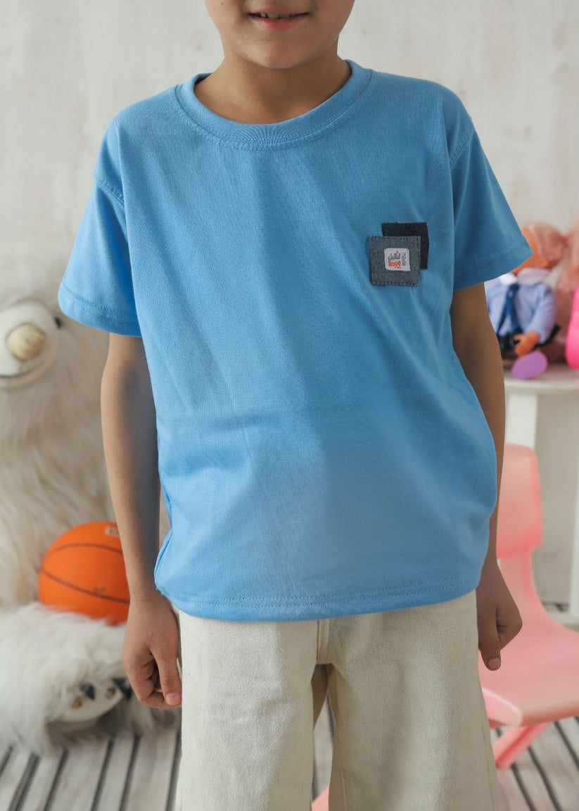 Boys' regular fit light blue crew neck T-shirt with short sleeves