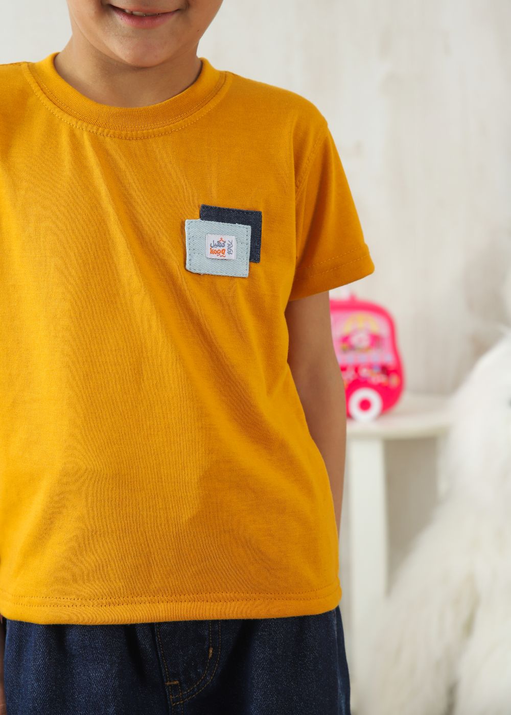 Boys' regular fit mustard crew neck T-shirt with short sleeves