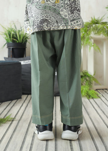 Boys' relaxed fit olive pants with utility pocket detailing