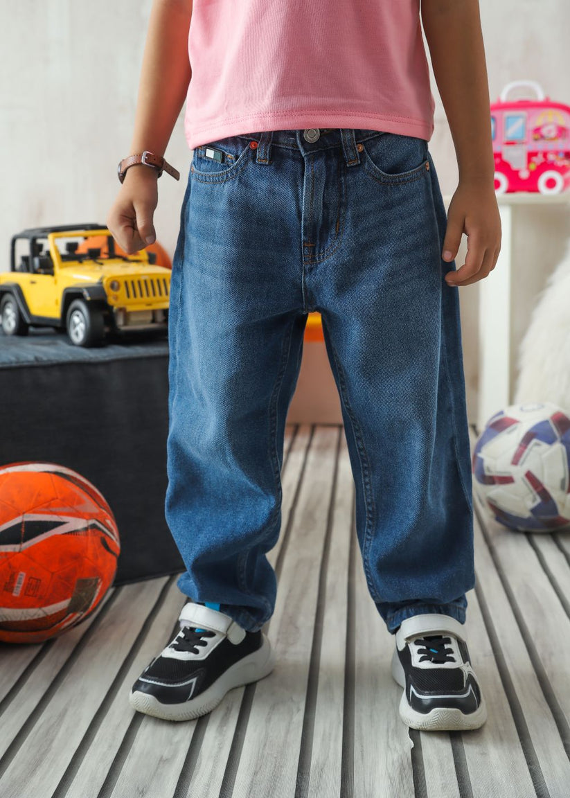 Boys' straight fit blue jeans with clean denim finish