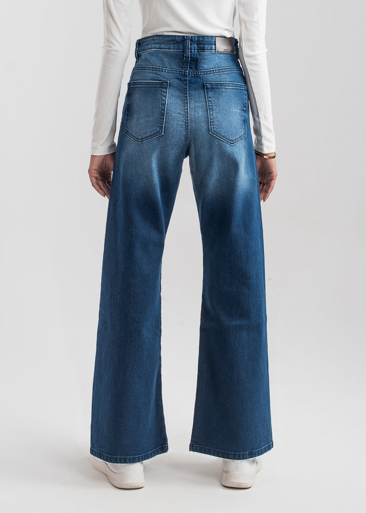 High Rise Stretchable Flared Jeans. ( HAMBUGER )