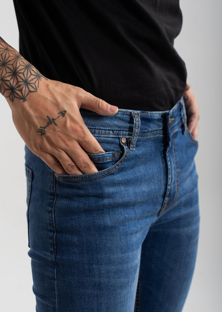 Peak Mid Slim Jeans