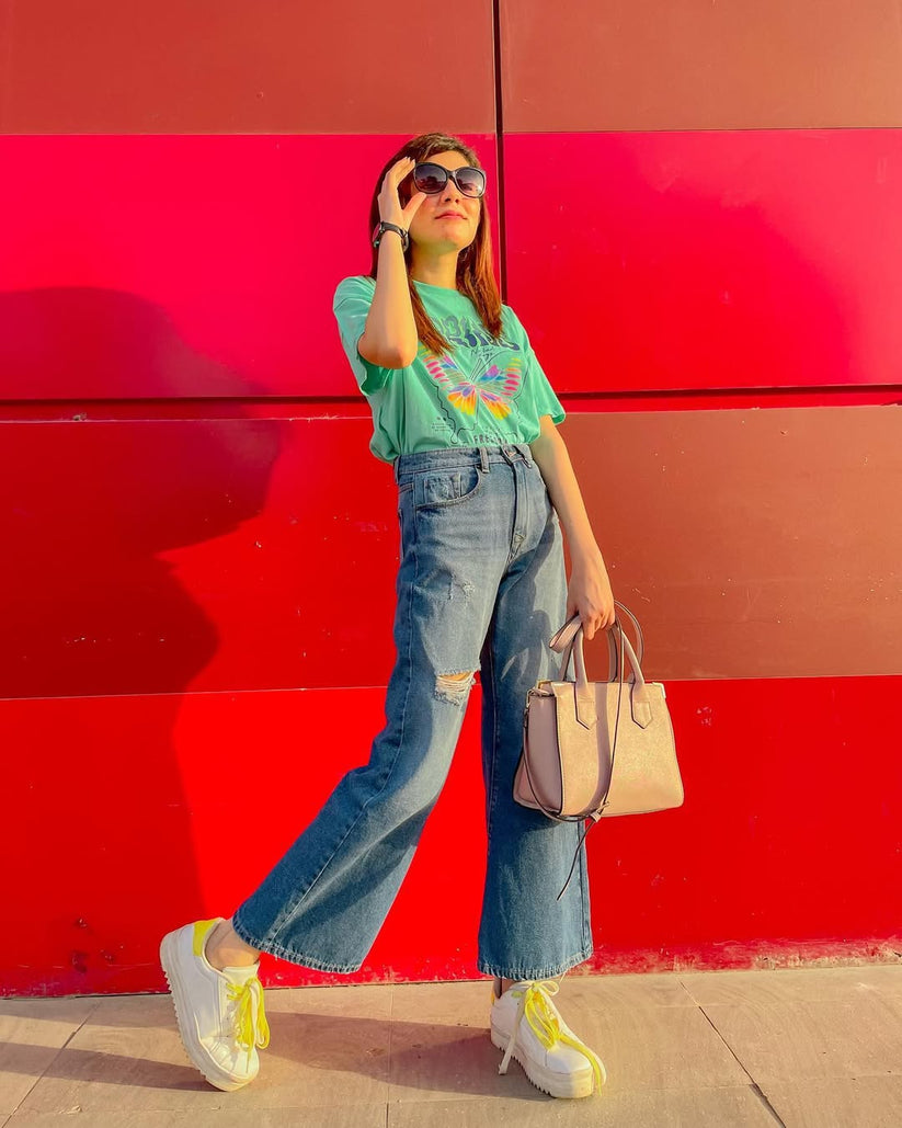 High-Waisted Women's Ripped Flare Jeans in Blue with a Straight-Style