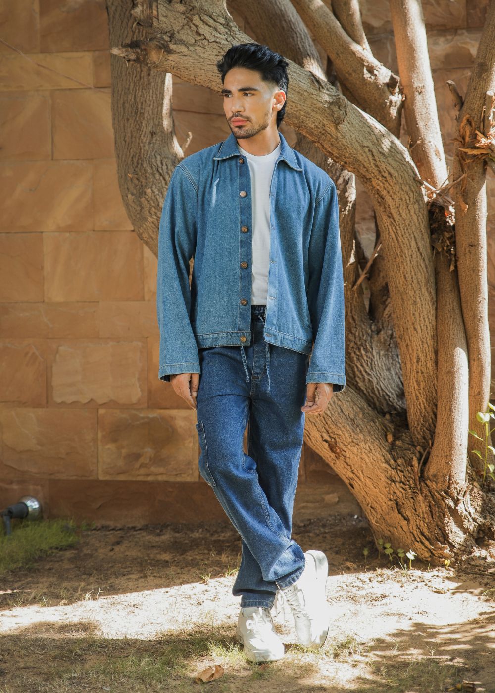 Classic Mid Blue Shacket & Blue Relax Jog Jeans Look