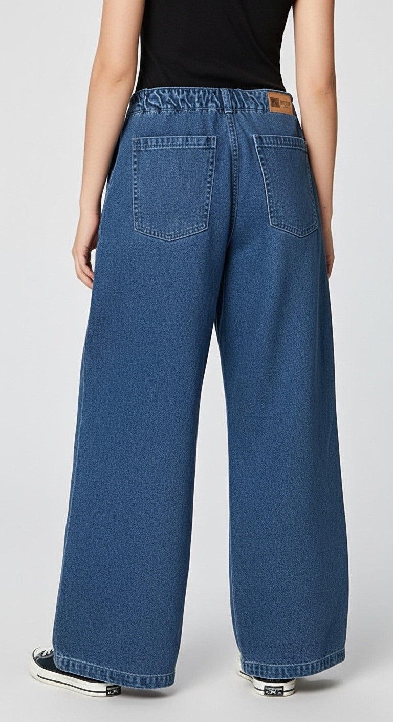 Women's Pleated Jeans in Mid Blue