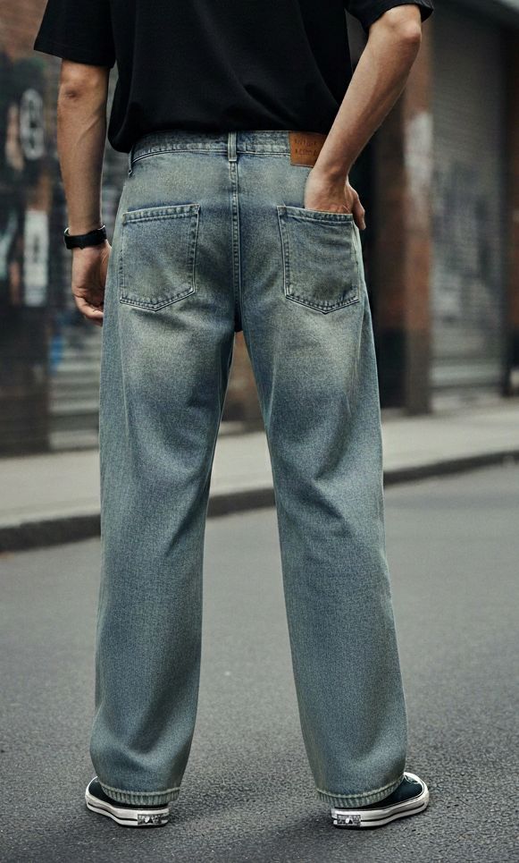 Men’s straight fit light blue jeans with side pocket detailing