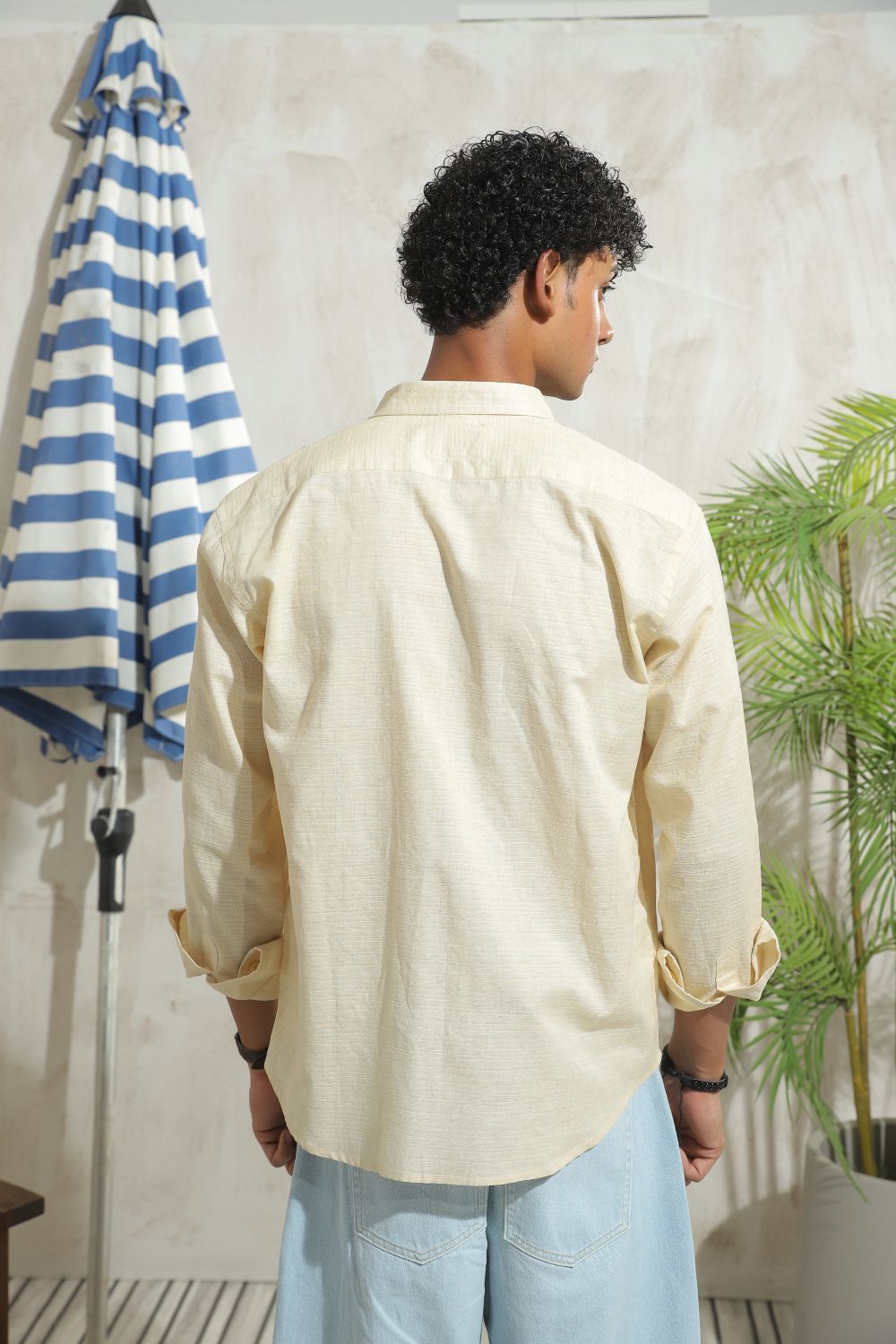Men's beige casual shirt with regular fit and breathable fabric look