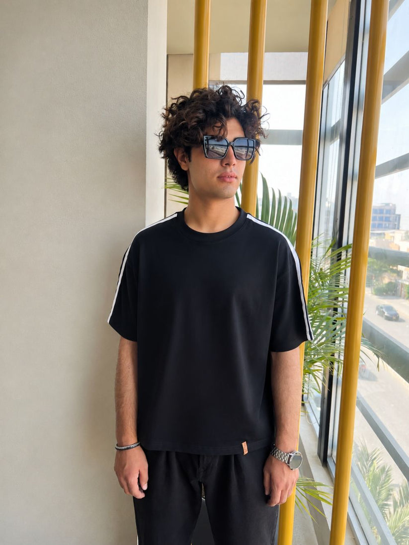 Men's regular fit black and white striped t-shirt with short sleeves