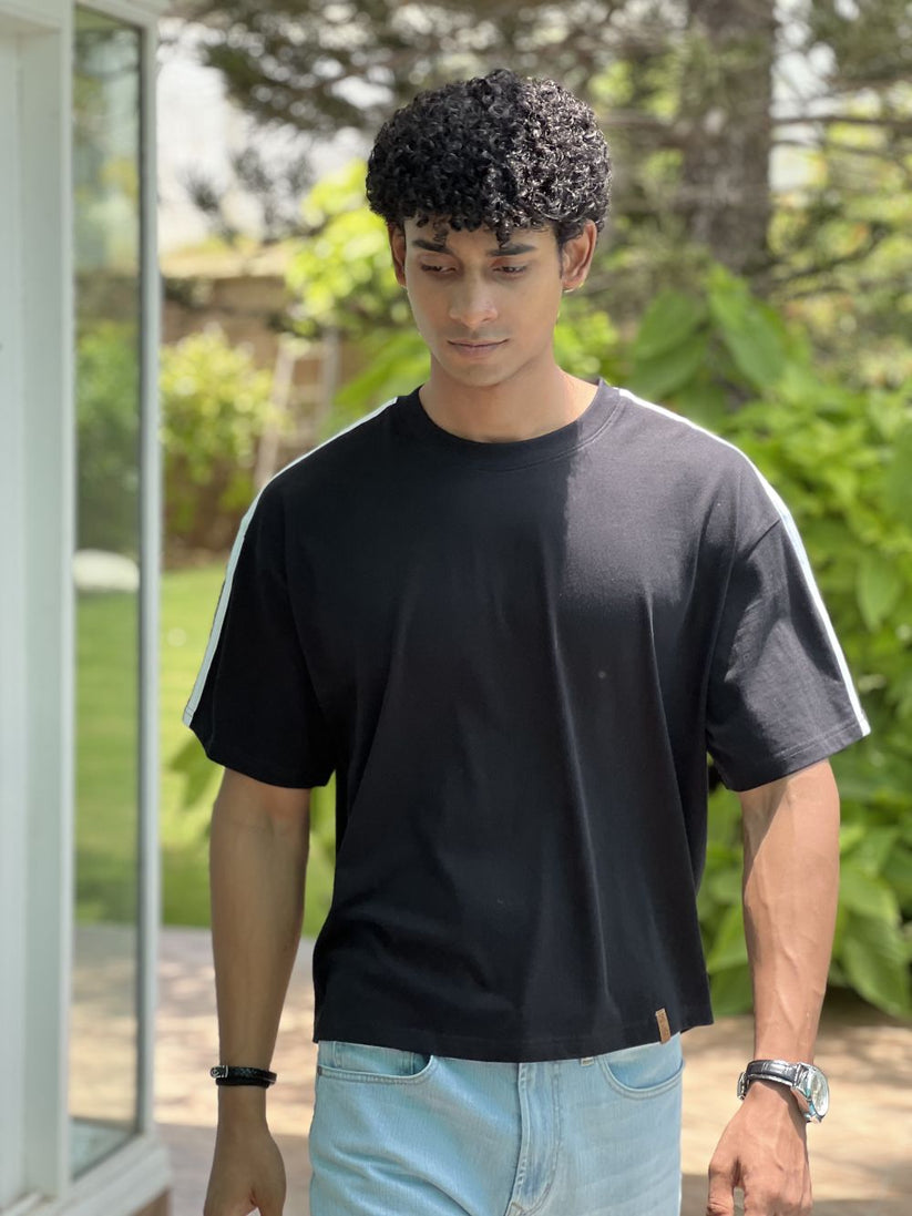 Men's regular fit black and white striped t-shirt with short sleeves