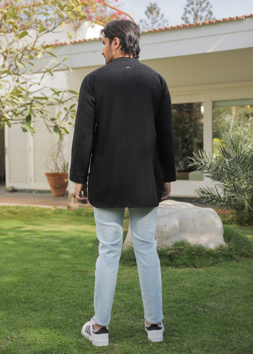 Men's regular fit black short kurta with button placket and classic long-sleeve design