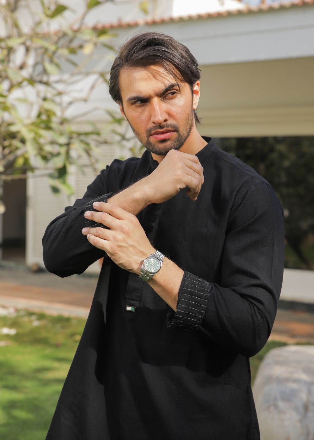 Men's regular fit black short kurta with button placket and classic long-sleeve design