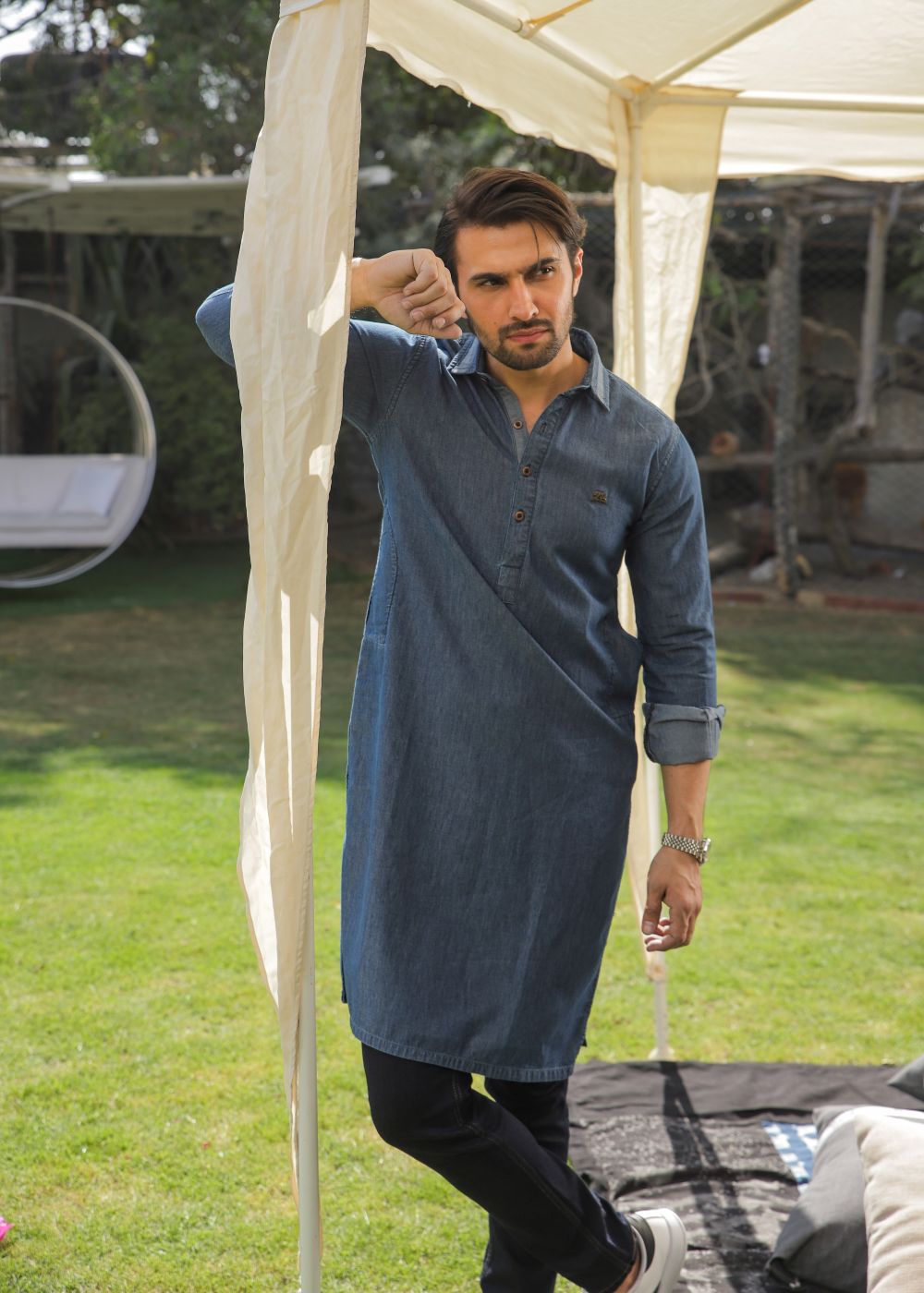 Men's regular fit blue denim kurta pajama with two-tone fabric and classic design