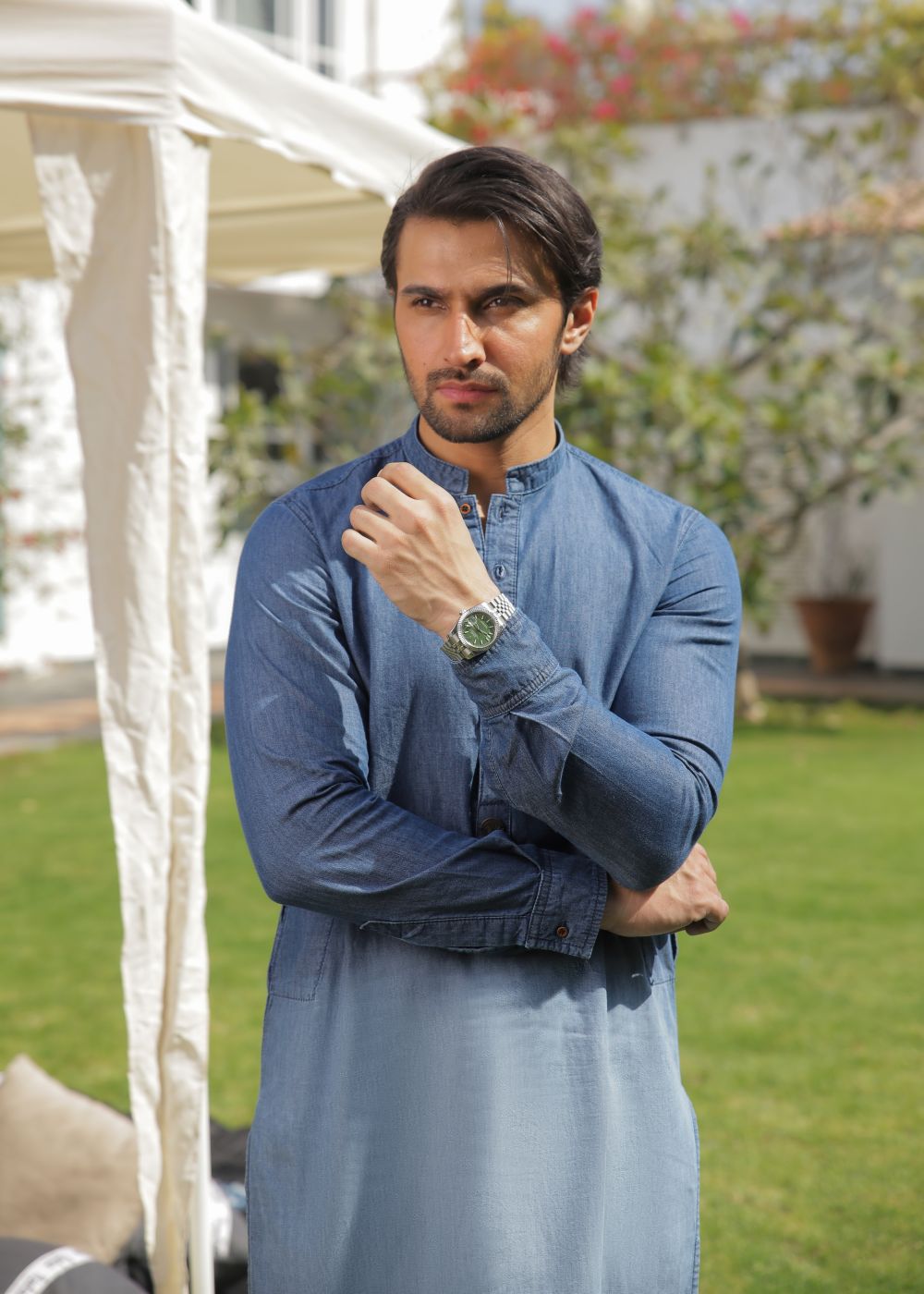 Men's regular fit blue kurta pajama with textured fabric and mandarin collar