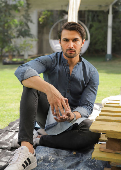 Men's regular fit blue kurta pajama with textured fabric and mandarin collar