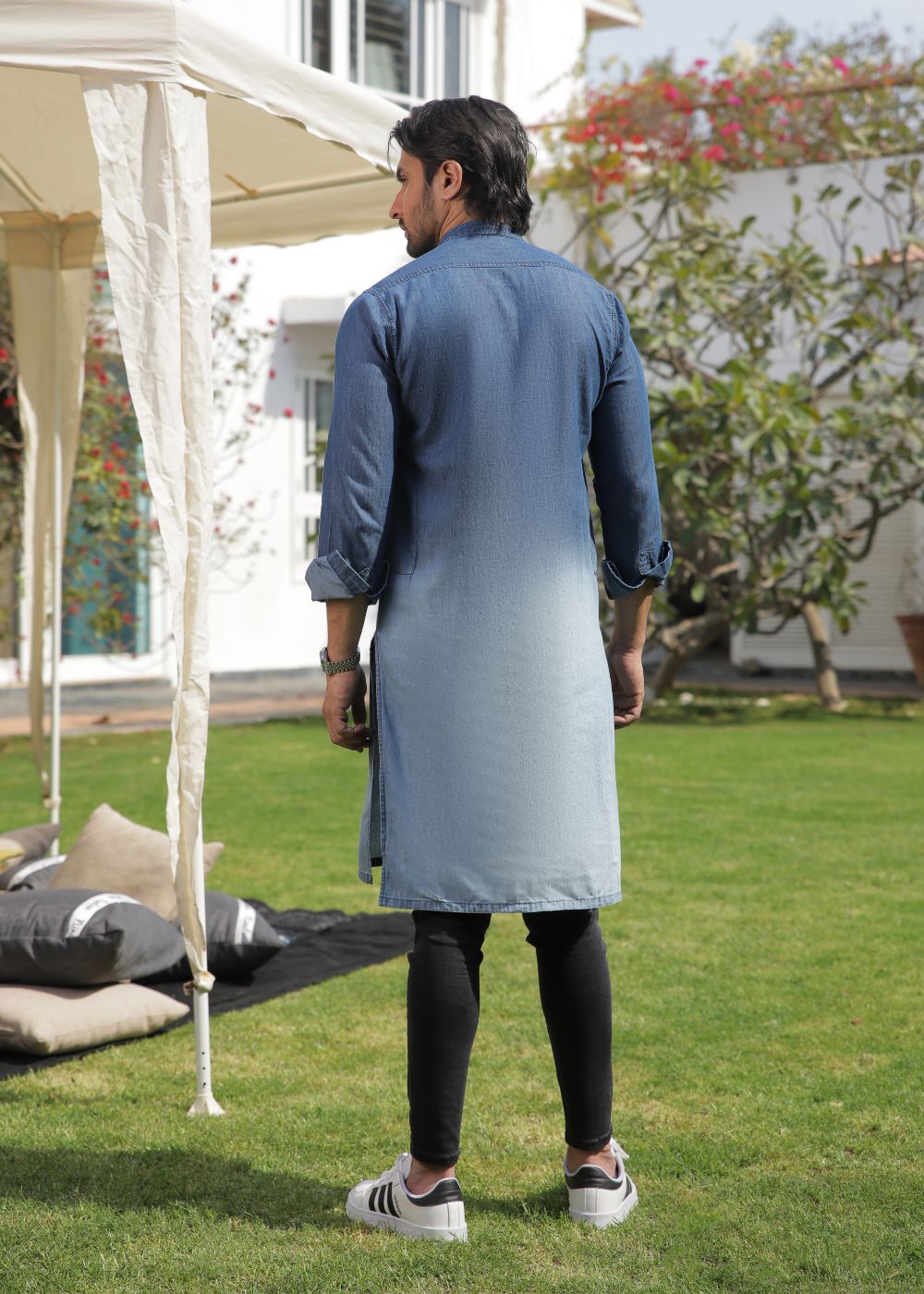 Men's regular fit blue kurta pajama with textured fabric and mandarin collar