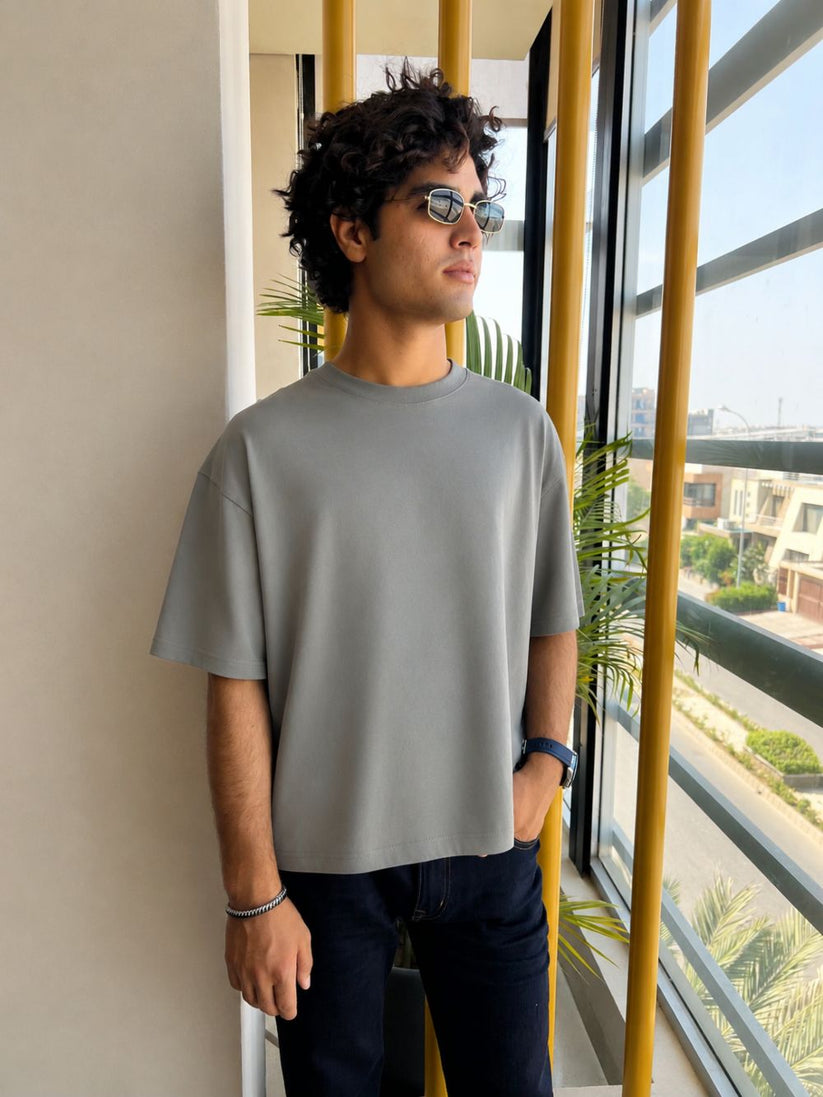 Men's regular fit grey cotton t-shirt with clean basic look