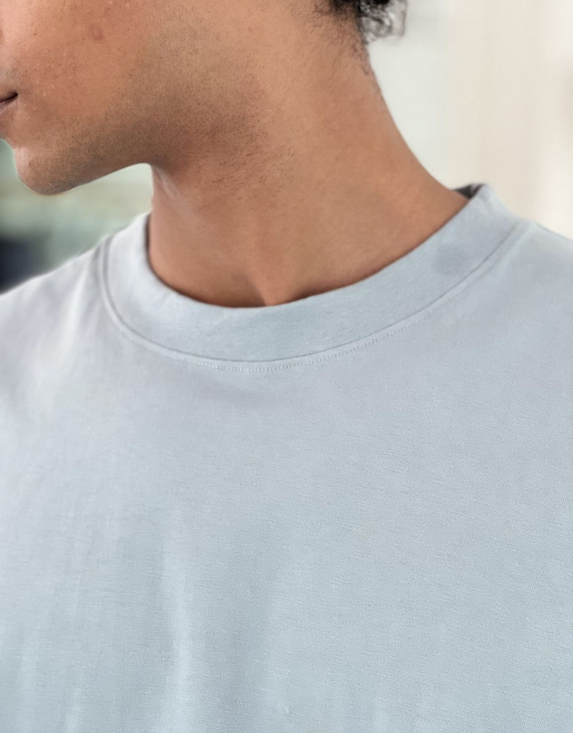 Men's regular fit pale blue t-shirt with lightweight fabric