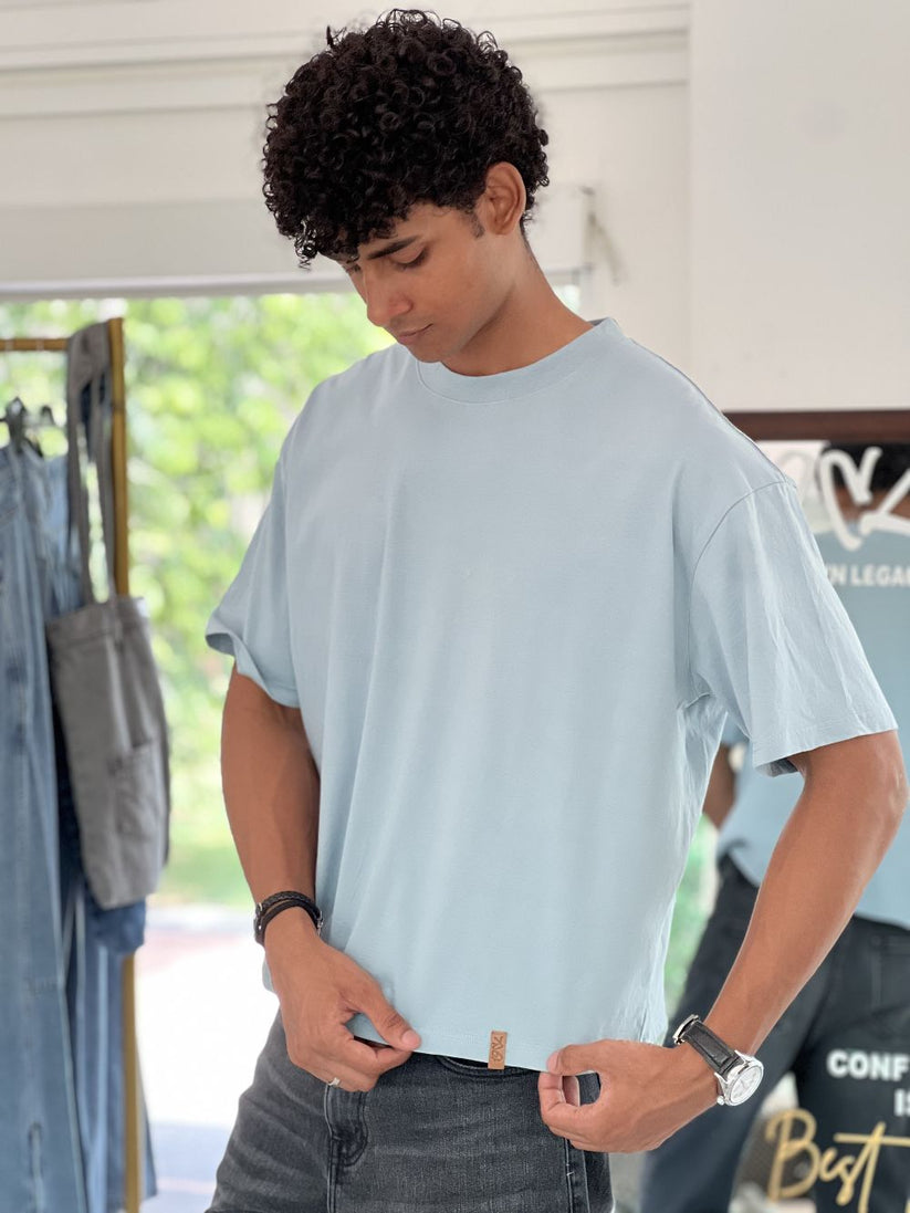 Men's regular fit pale blue t-shirt with lightweight fabric