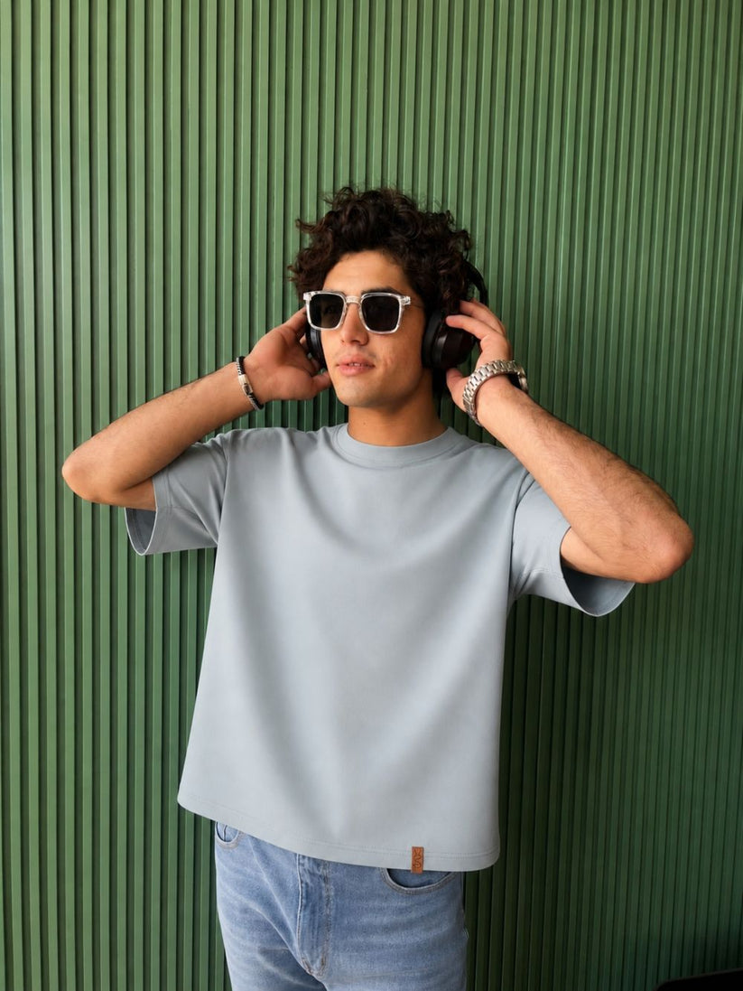 Men's regular fit pale blue t-shirt with lightweight fabric