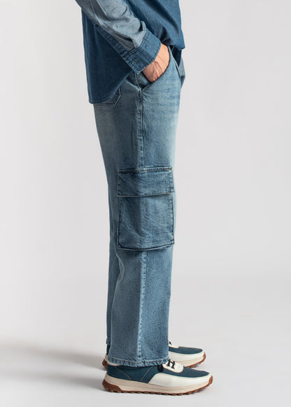Men’s relaxed fit blue cargo pants with three utility pockets
