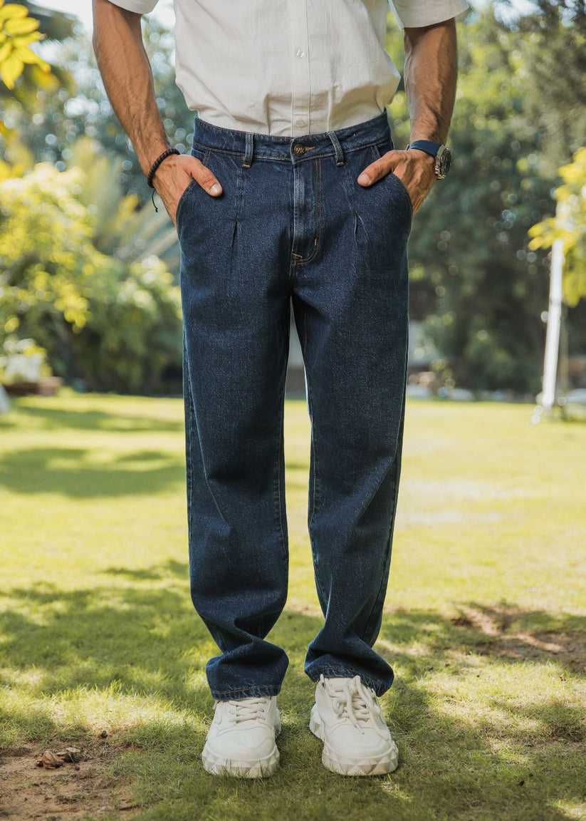 Men’s relaxed fit dark blue pleated jeans with urban style detailing