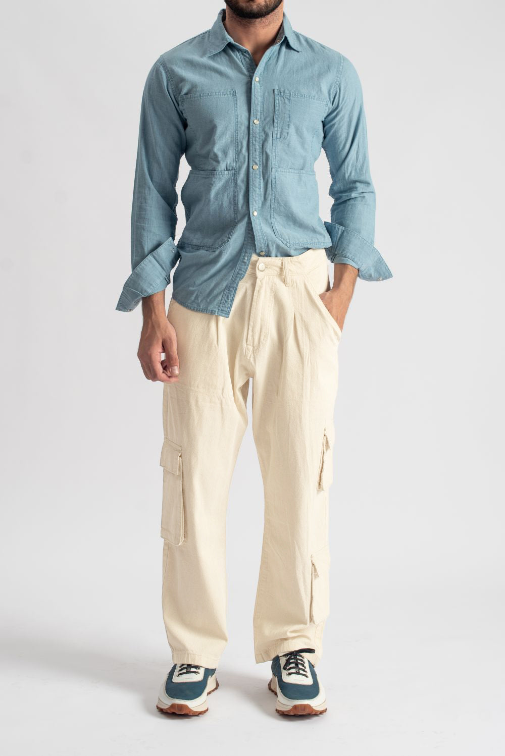 Men’s relaxed fit ivory cargo pants with three utility pockets