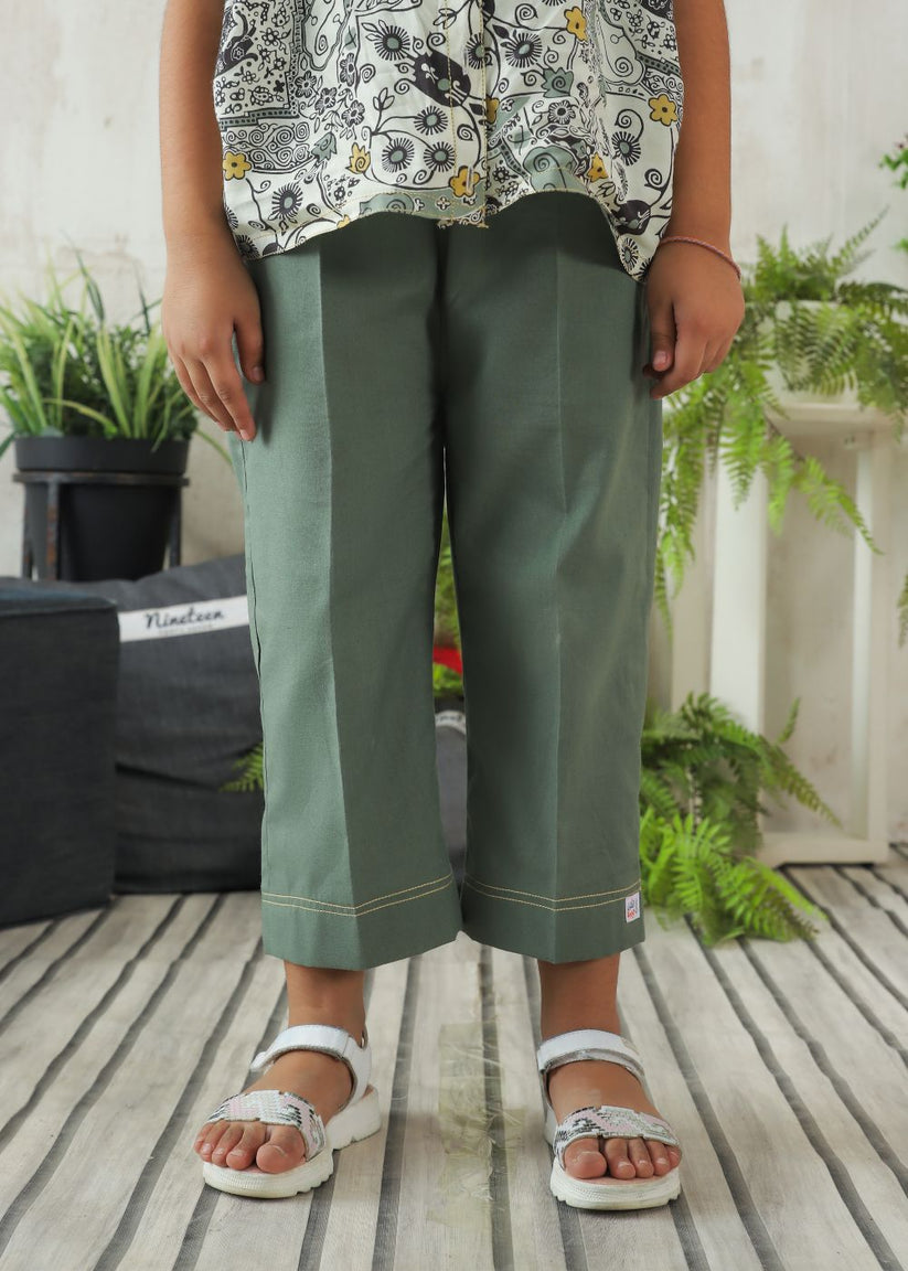 Girl's Relaxed Fit Pants in Olive