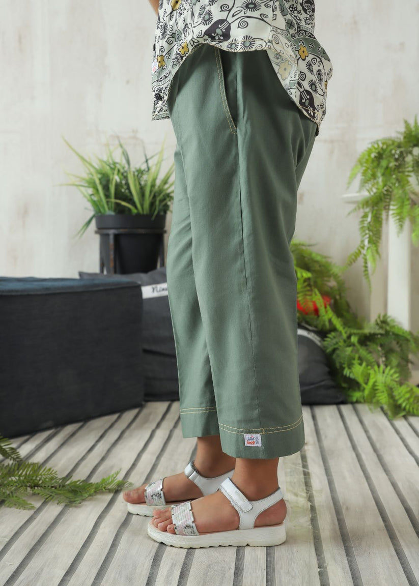 Girl's Relaxed Fit Pants in Olive
