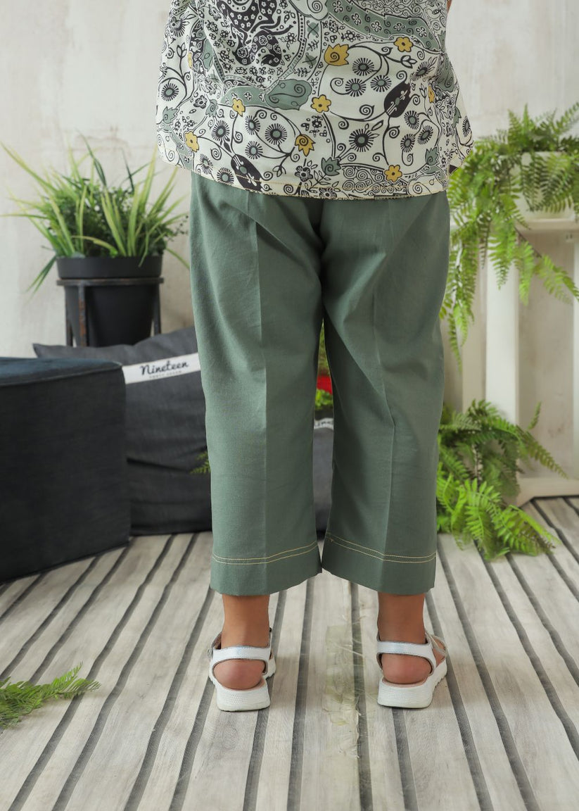 Girl's Relaxed Fit Pants in Olive