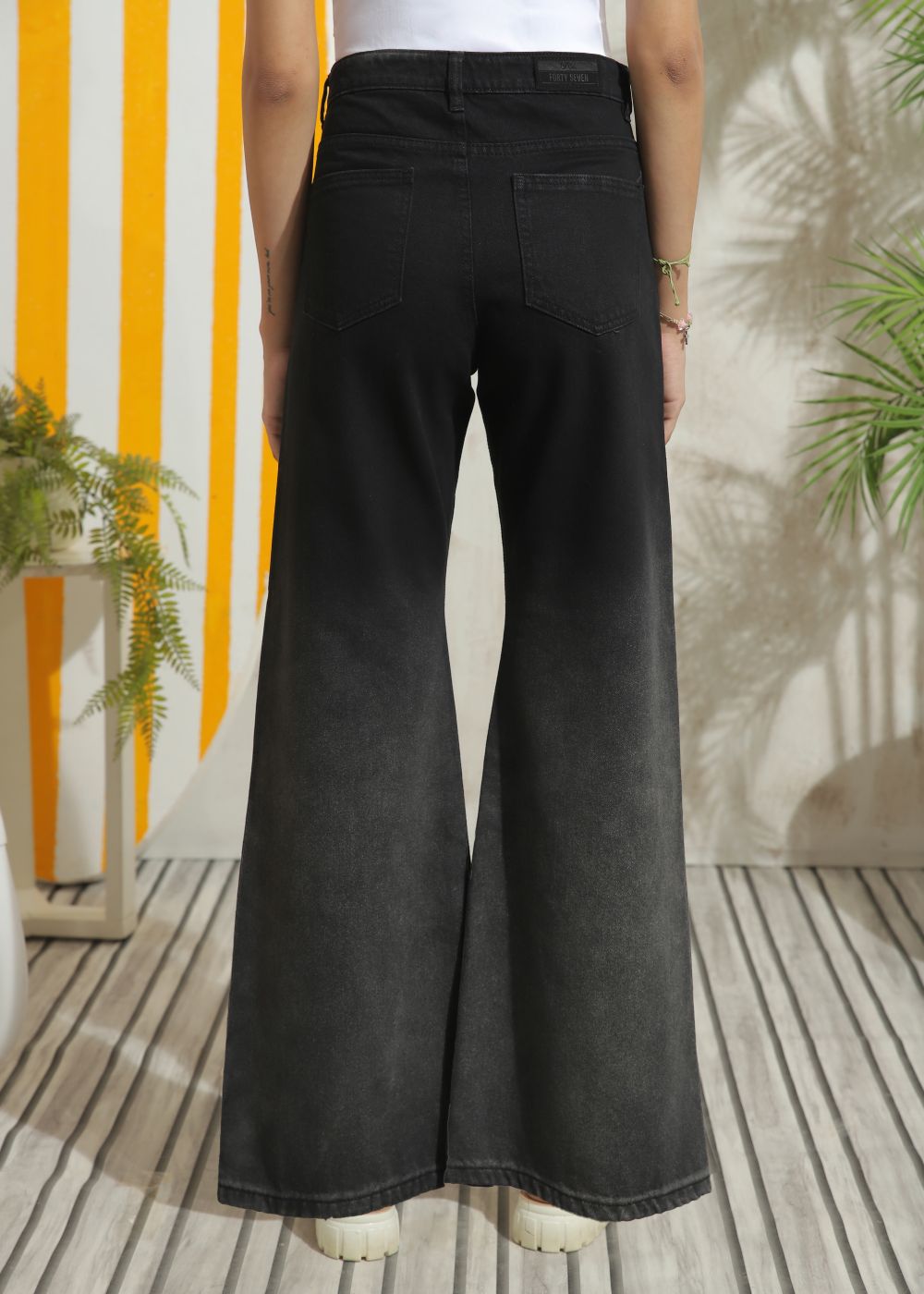 Women's Flare Jeans in Ombre Black 