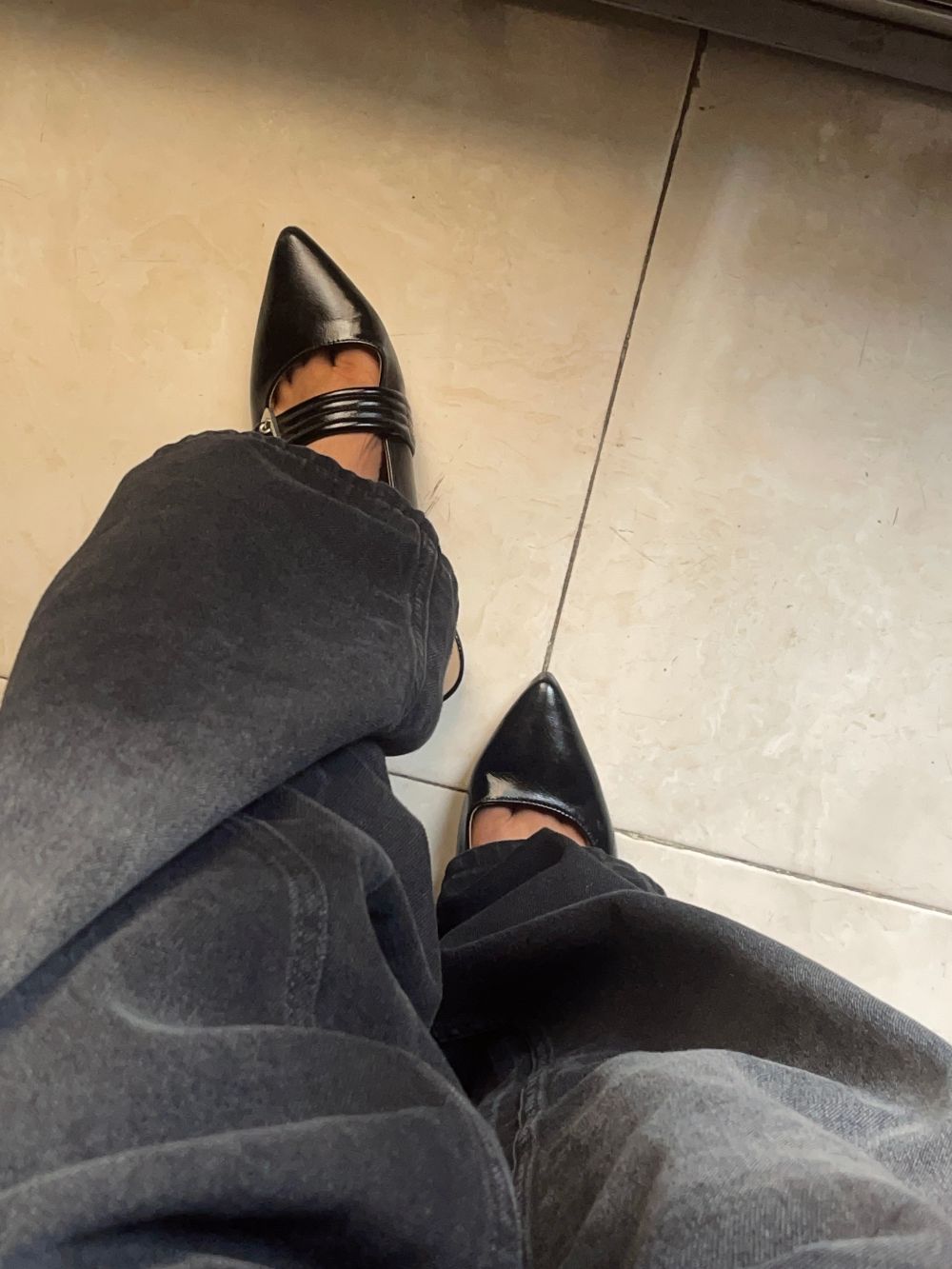 Women's Baggy Barrel Fit Jeans in Black