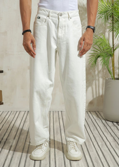 Men’s slim fit white jeans with clean tailored finish