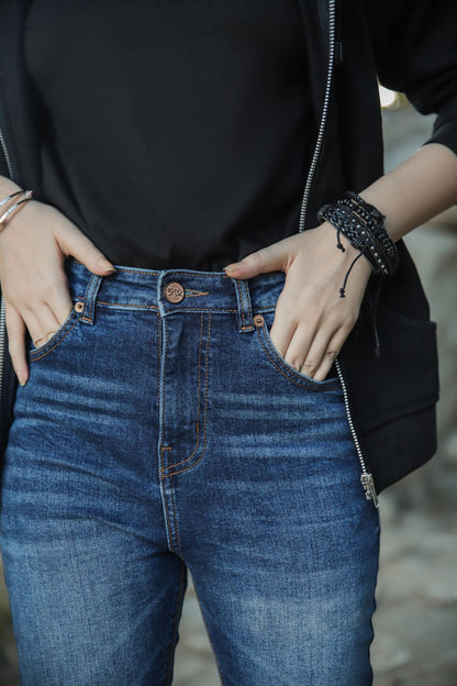 Women's Slim Fit Jeans in Mid Blue 