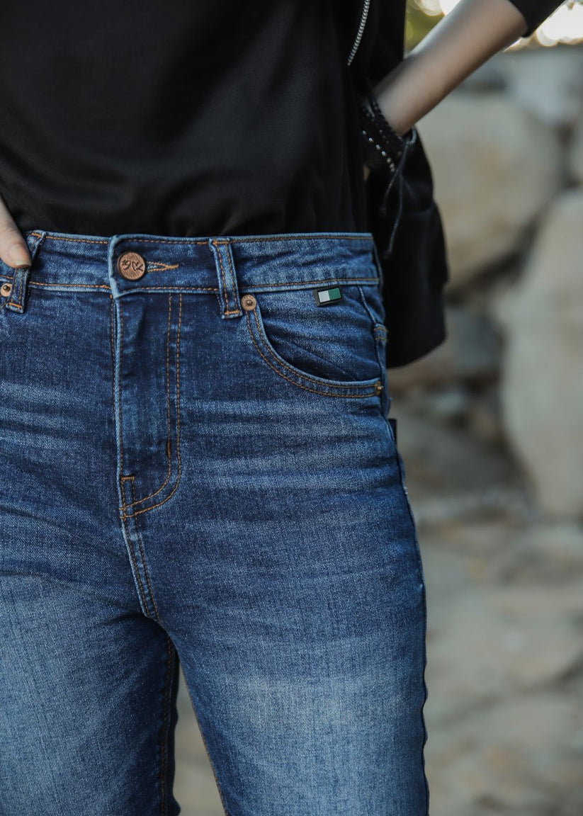 Women's Slim Fit Jeans in Mid Blue 